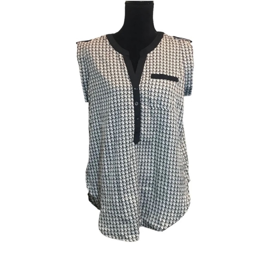 Antilia Femme Black & White Herringbone Short Sleeve Blouse